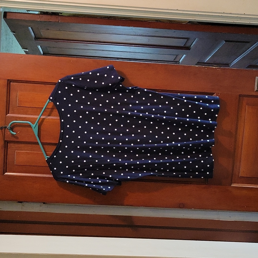 Croft & Barrow Short-Sleeve Crewneck Blue and White Polka Dot T-shirt in Size L - Picture 2 of 4